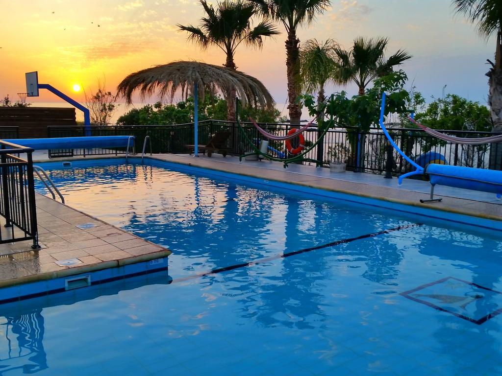 Astrofegia Beachfront Villa Помос Екстериор снимка
