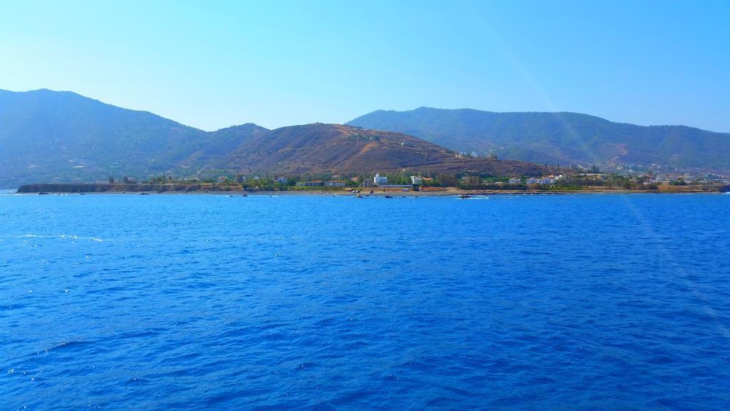 Astrofegia Beachfront Villa Помос Стая снимка