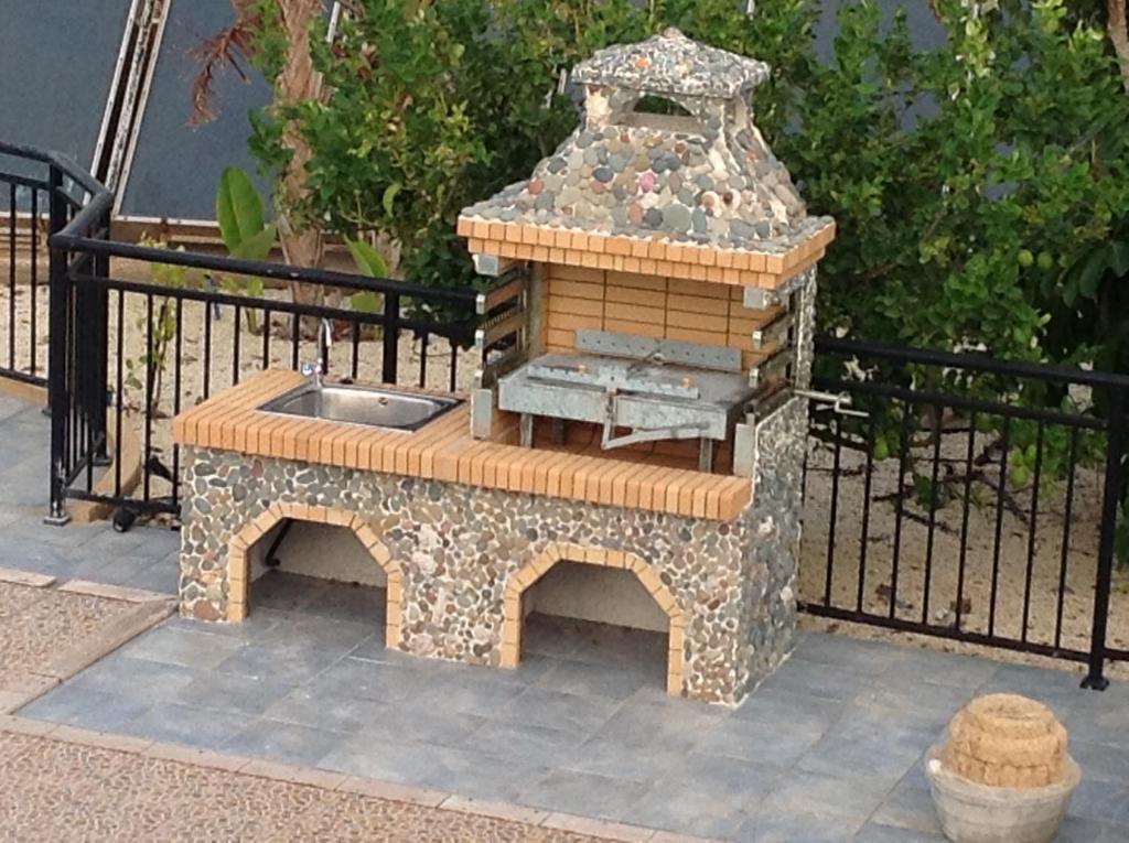 Astrofegia Beachfront Villa Помос Екстериор снимка