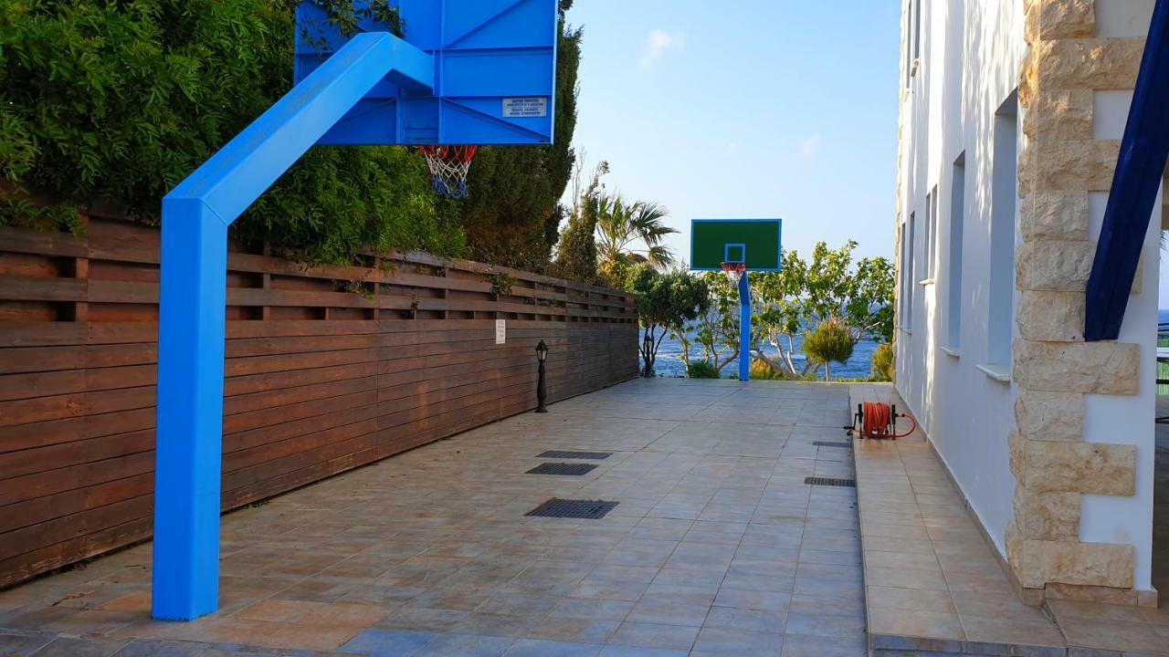 Astrofegia Beachfront Villa Помос Екстериор снимка