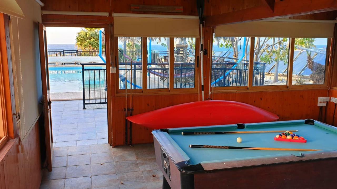 Astrofegia Beachfront Villa Помос Екстериор снимка